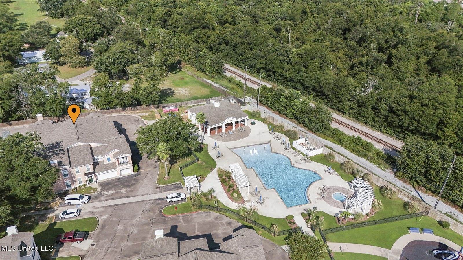 2252 Beach Drive, Gulfport, MS 39507