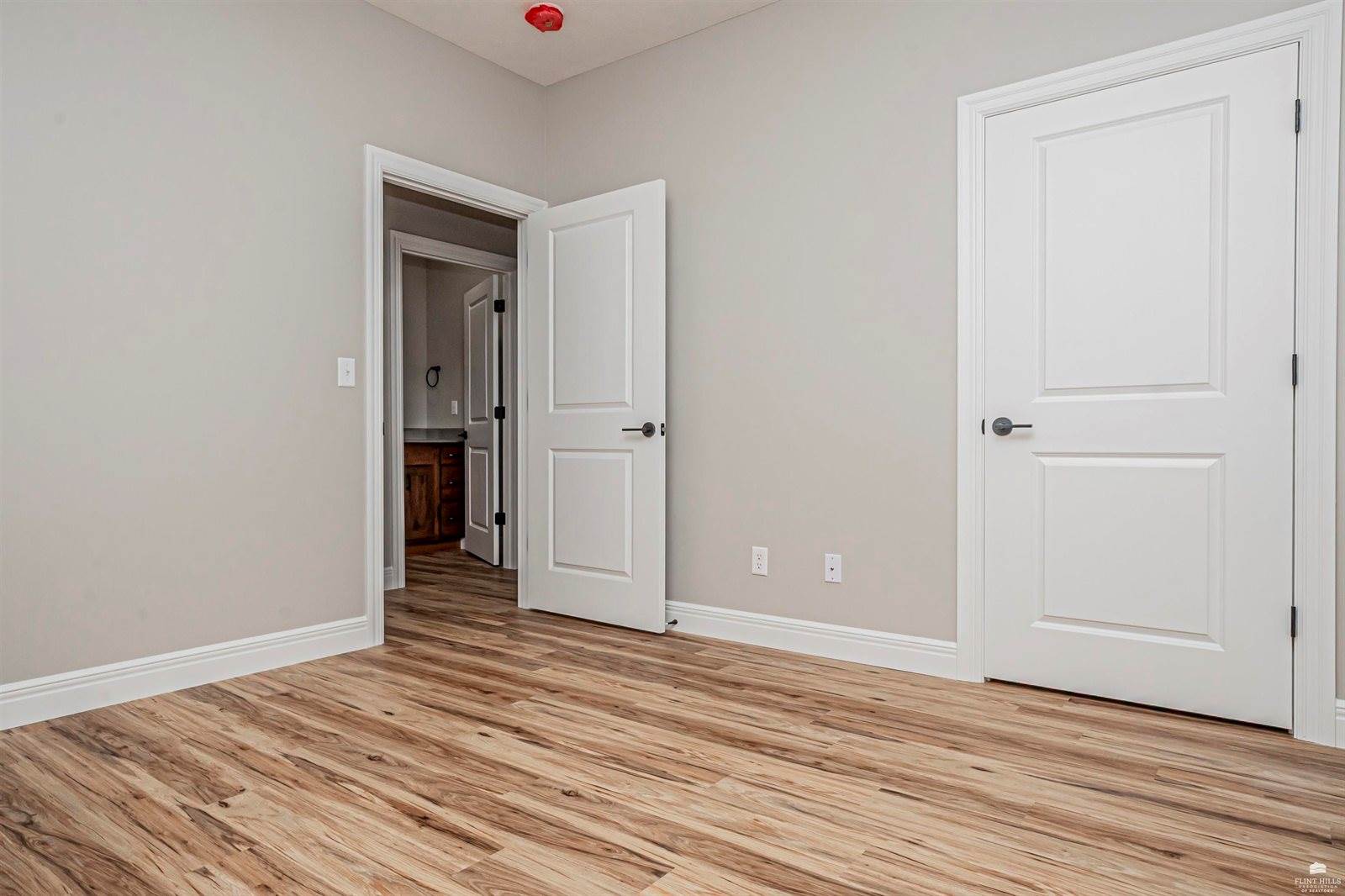 1800-1802 Broadfoot Drive, Abilene, KS 67410