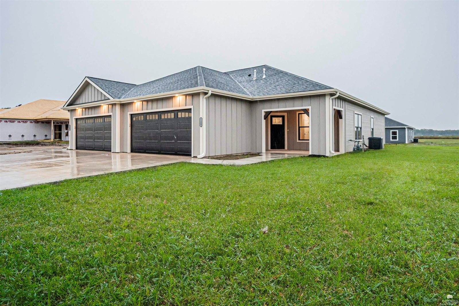 1800-1802 Broadfoot Drive, Abilene, KS 67410