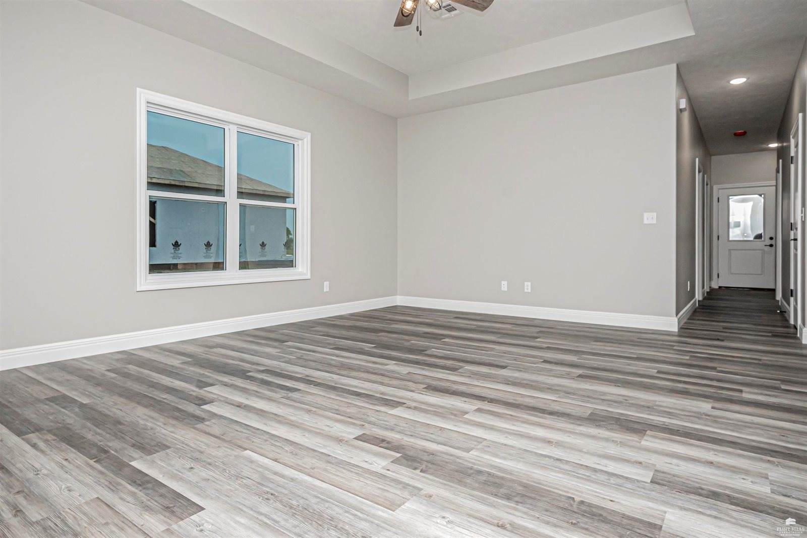 1800-1802 Broadfoot Drive, Abilene, KS 67410