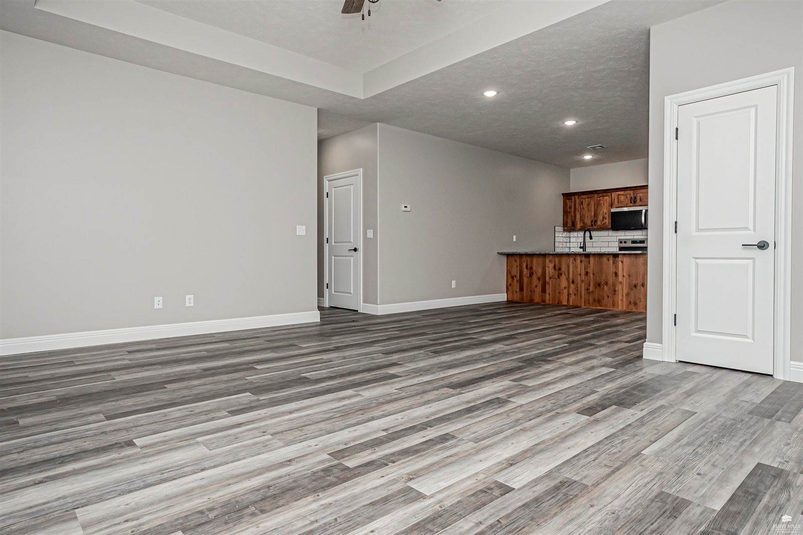 1800-1802 Broadfoot Drive, Abilene, KS 67410