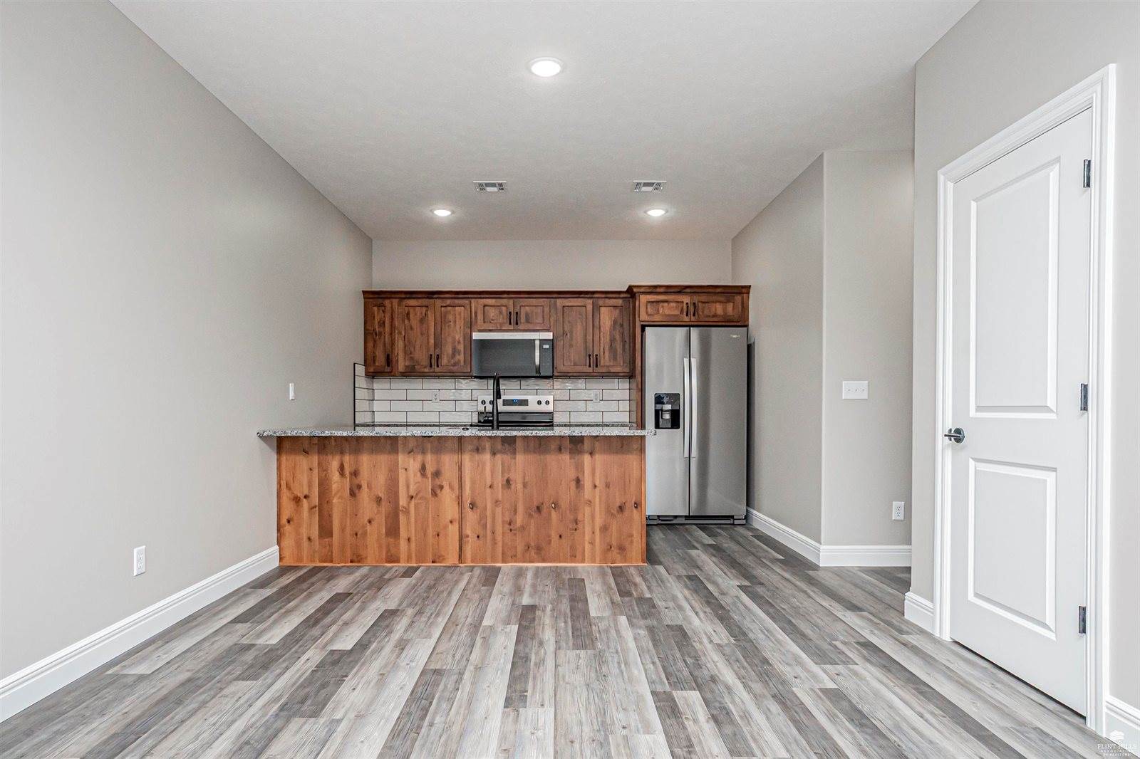 1800-1802 Broadfoot Drive, Abilene, KS 67410