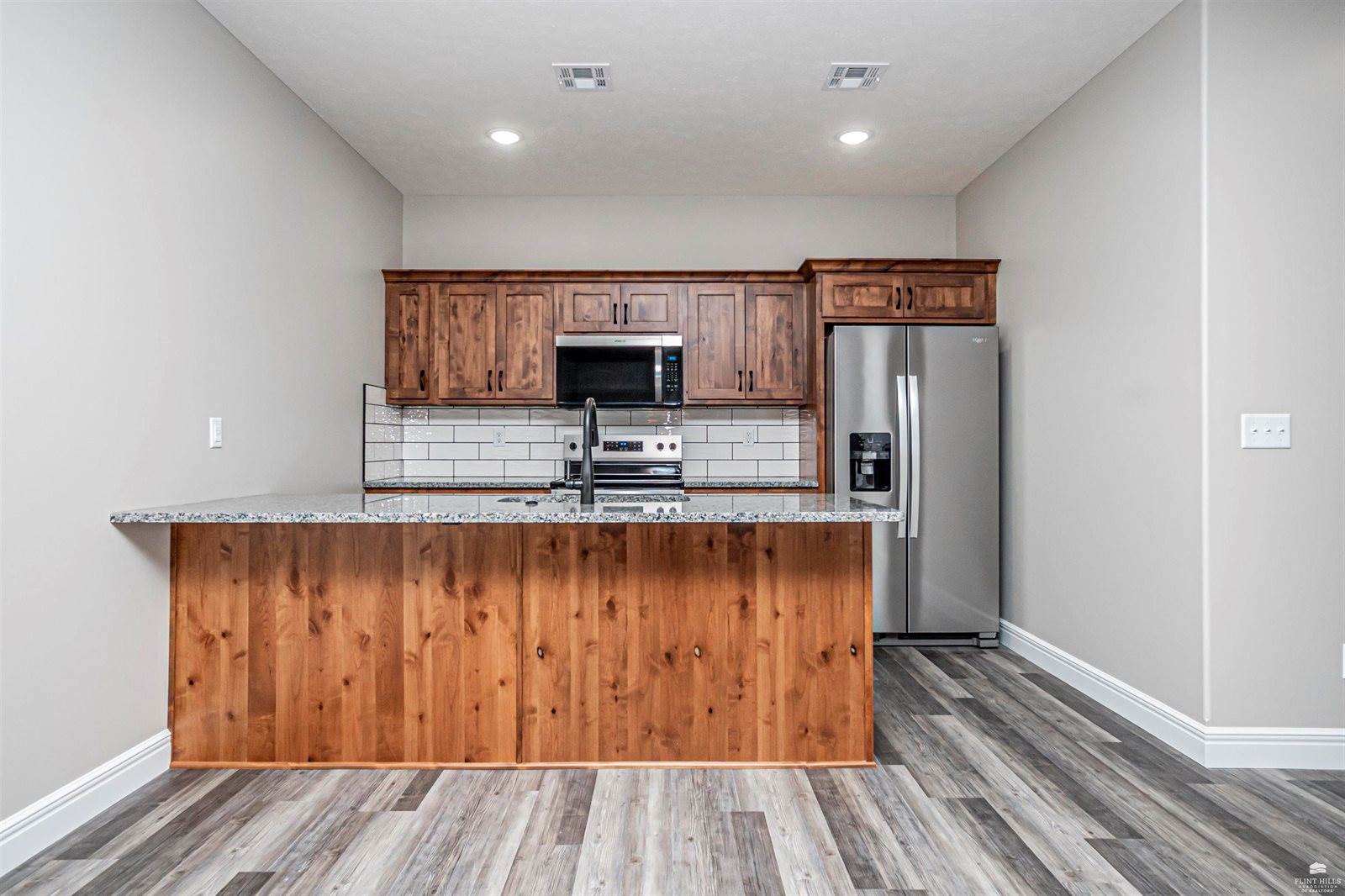 1800-1802 Broadfoot Drive, Abilene, KS 67410