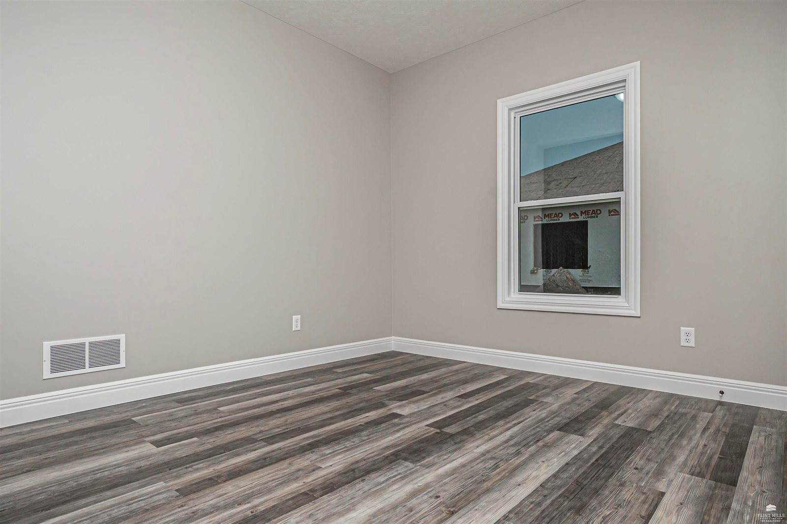 1800-1802 Broadfoot Drive, Abilene, KS 67410