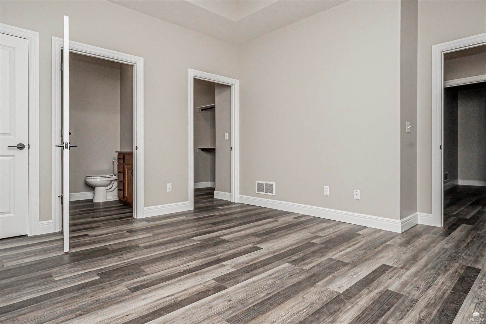 1800-1802 Broadfoot Drive, Abilene, KS 67410