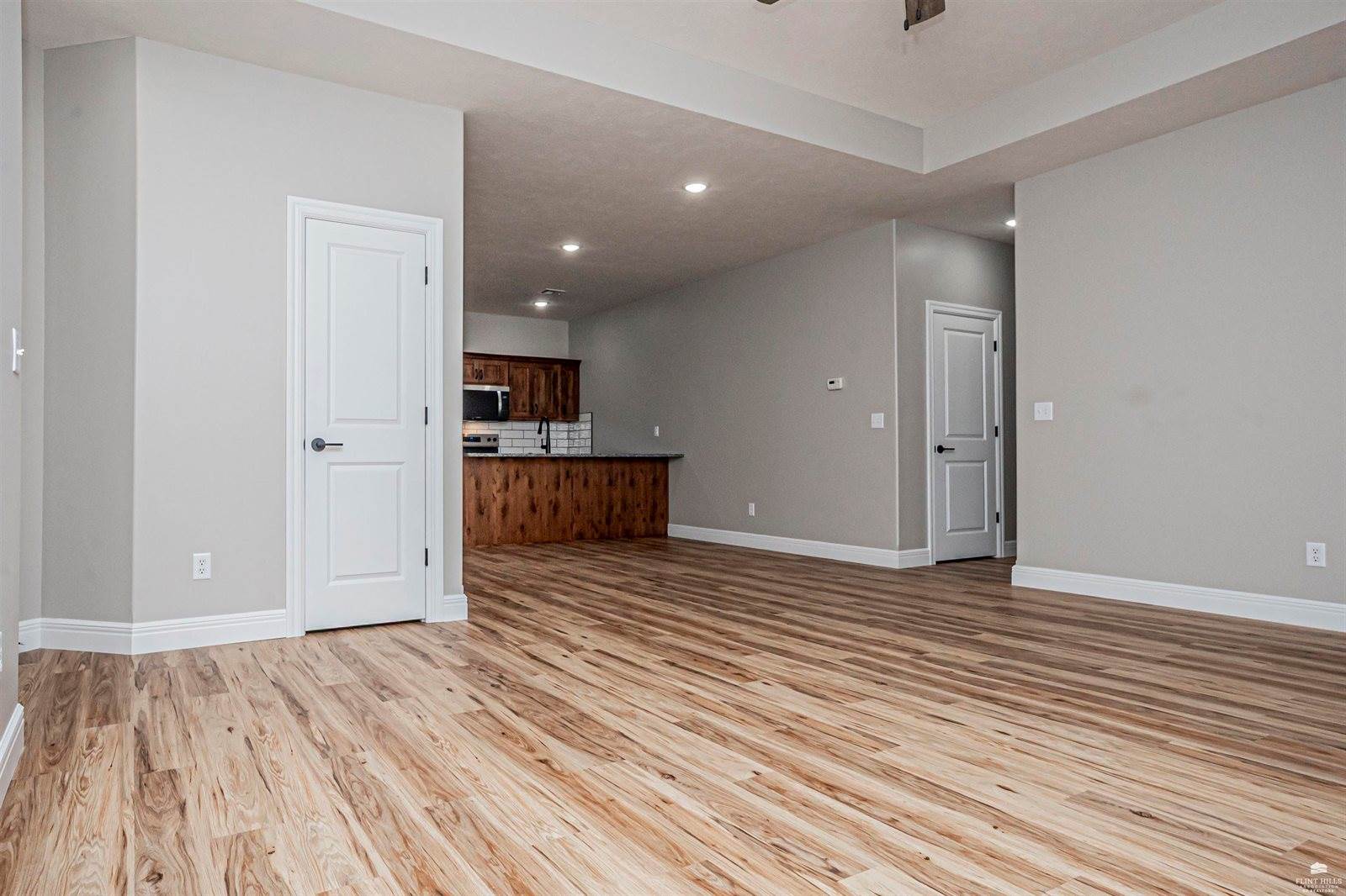 1800-1802 Broadfoot Drive, Abilene, KS 67410