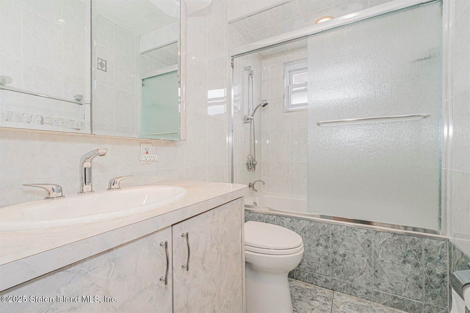 197 Slater Boulevard, Staten Island, NY 10305