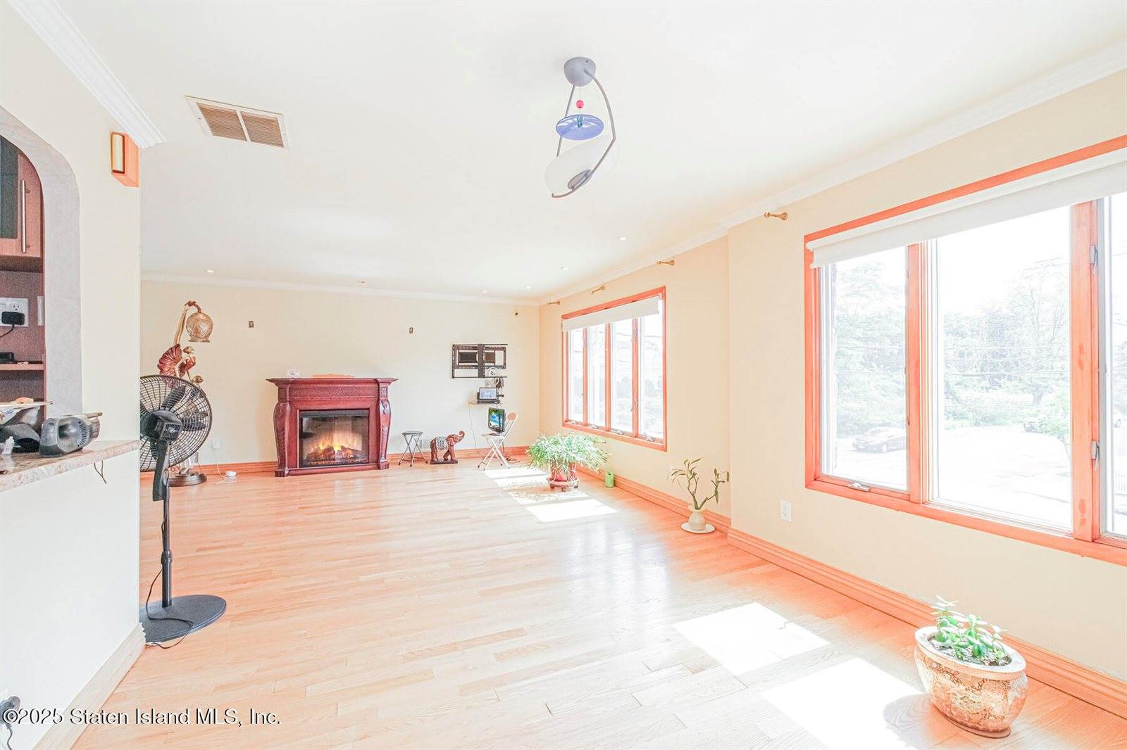 197 Slater Boulevard, Staten Island, NY 10305