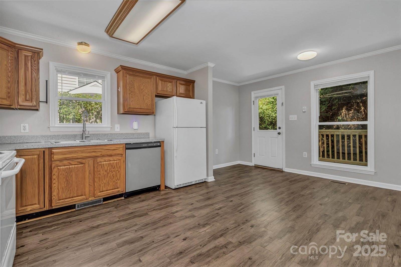 11 Vine Street, Asheville, NC 28804