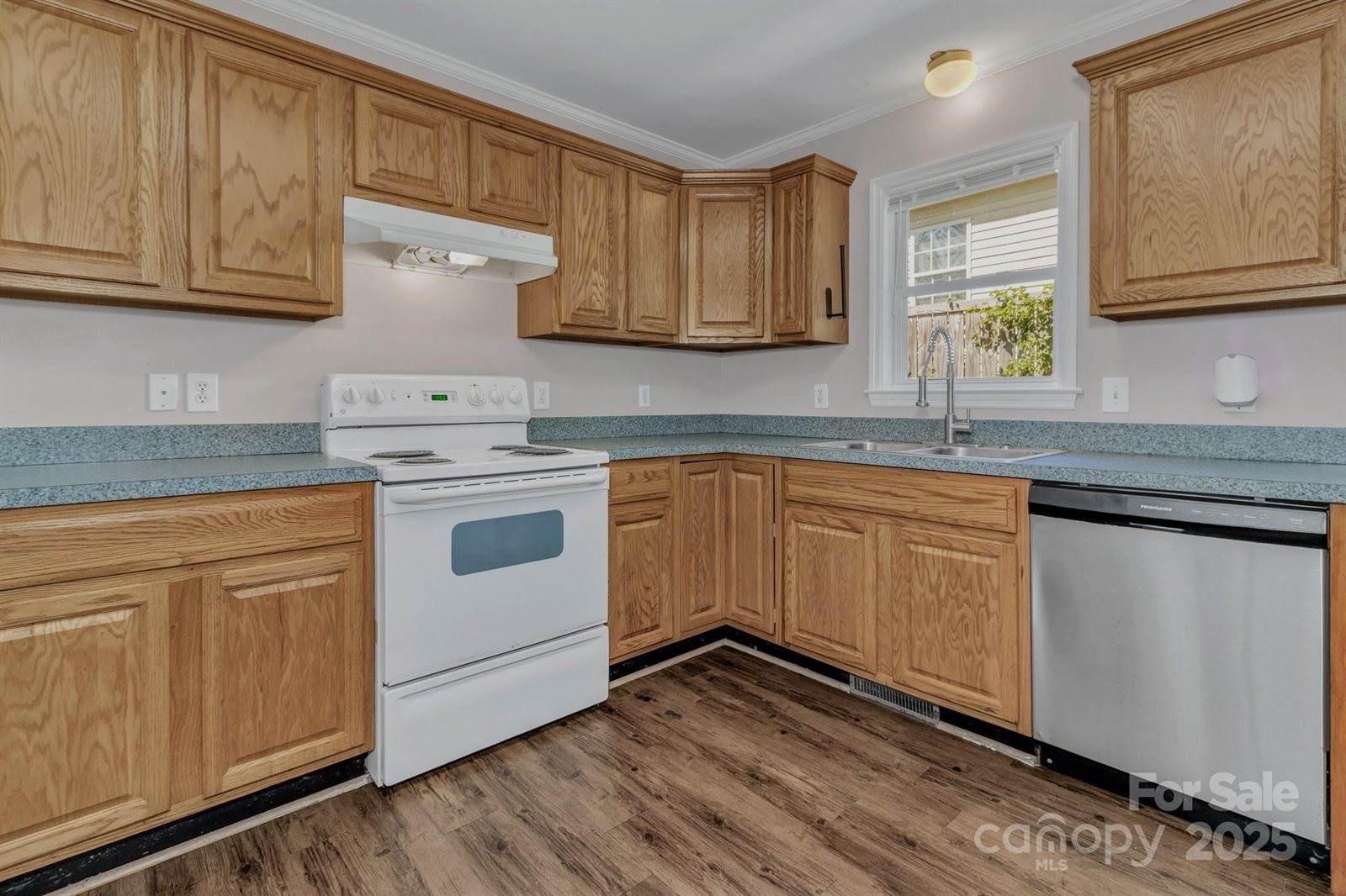 11 Vine Street, Asheville, NC 28804