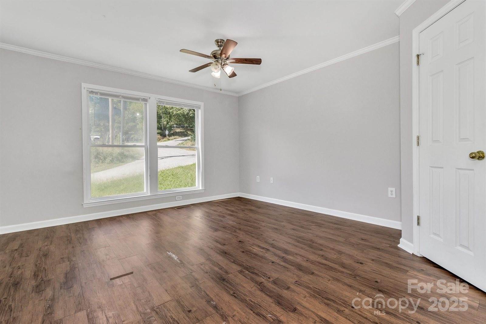 11 Vine Street, Asheville, NC 28804