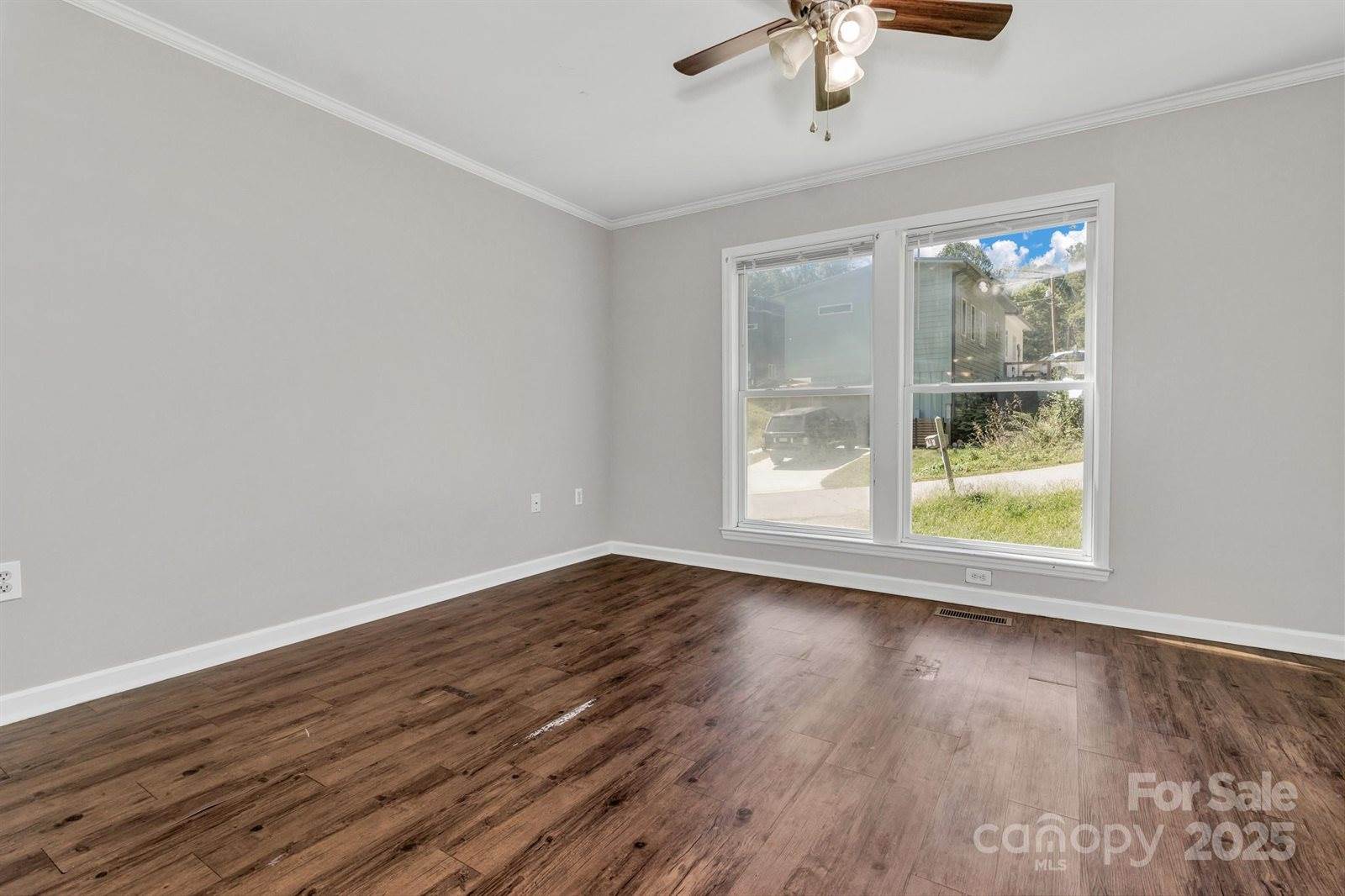 11 Vine Street, Asheville, NC 28804