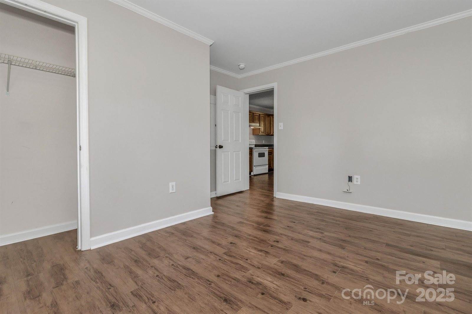 11 Vine Street, Asheville, NC 28804