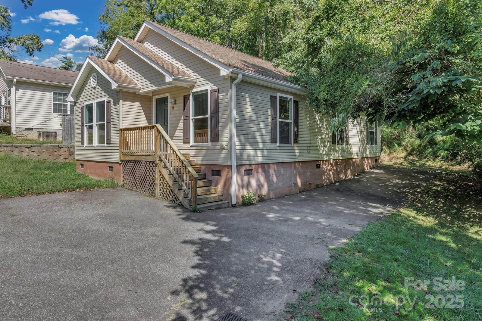 11 Vine Street, Asheville, NC 28804