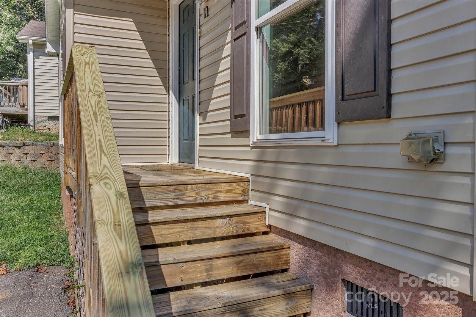 11 Vine Street, Asheville, NC 28804