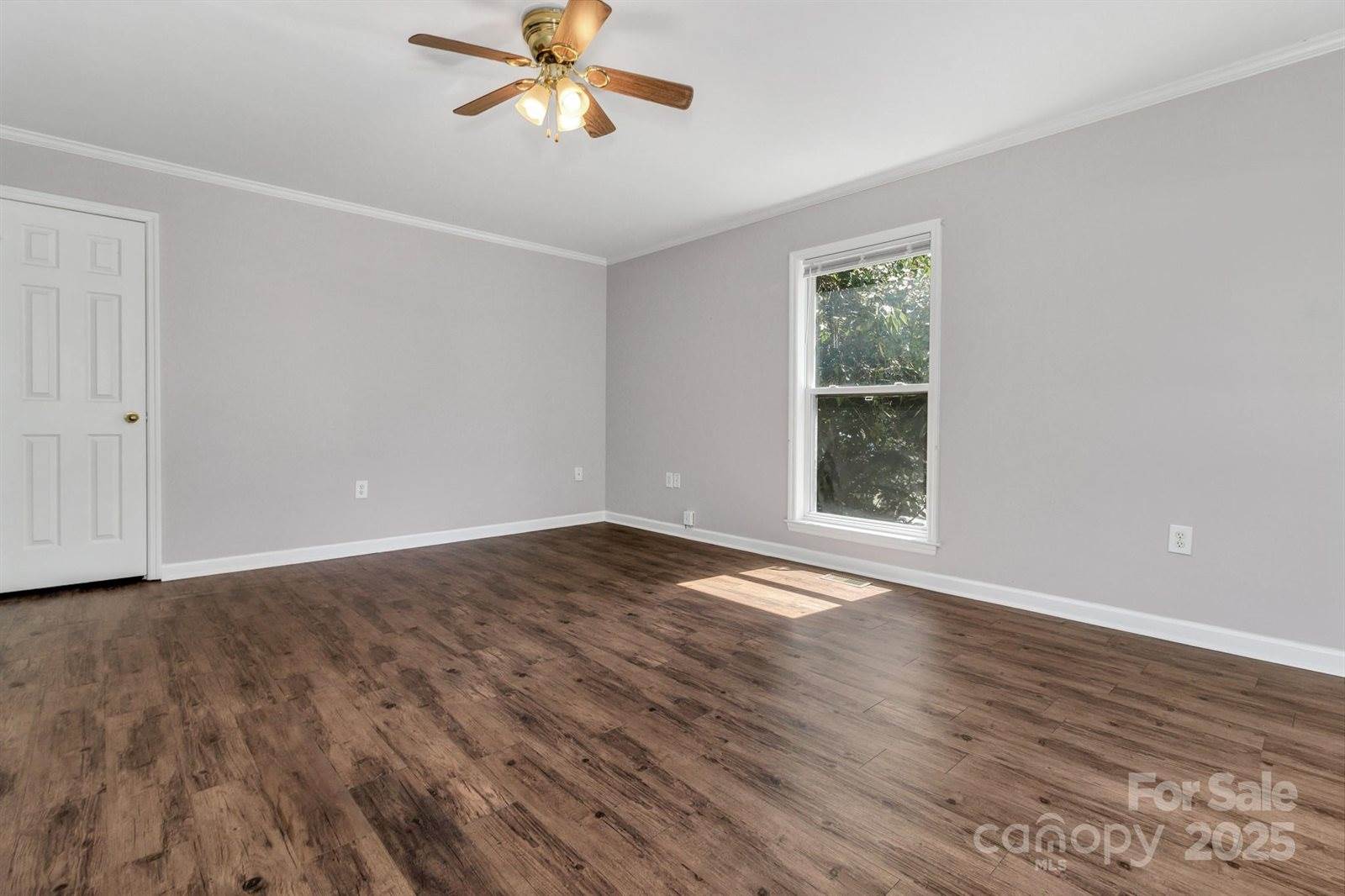 11 Vine Street, Asheville, NC 28804