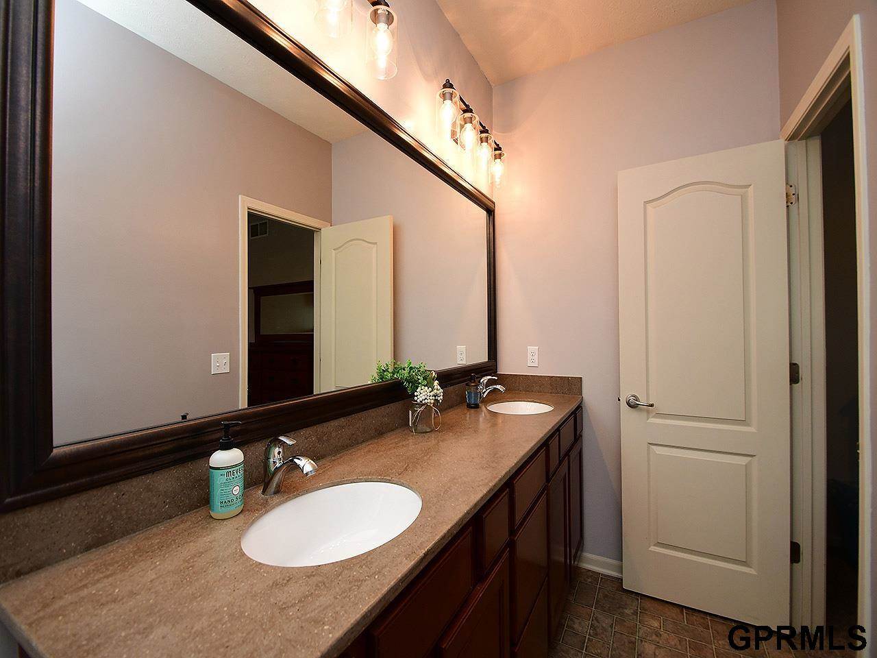 6202 South 189th Street, Omaha, NE 68135