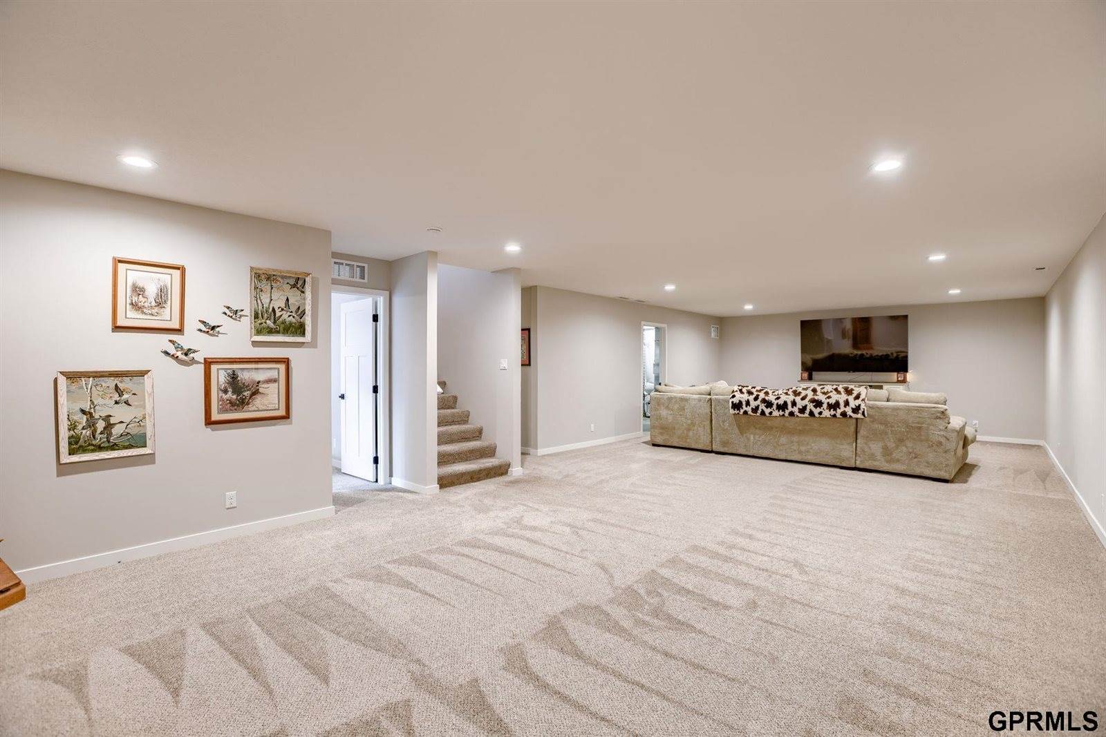 10915 Windward Avenue, Papillion, NE 68046