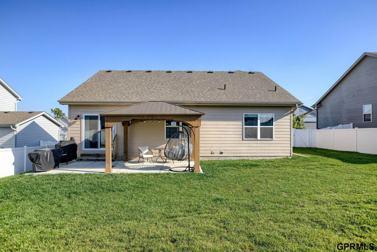 10915 Windward Avenue, Papillion, NE 68046