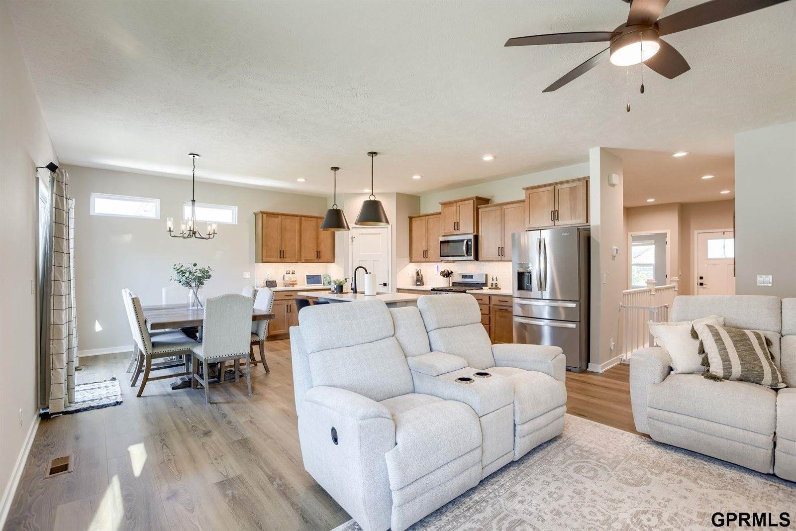 10915 Windward Avenue, Papillion, NE 68046