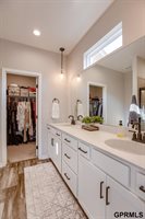 10915 Windward Avenue, Papillion, NE 68046