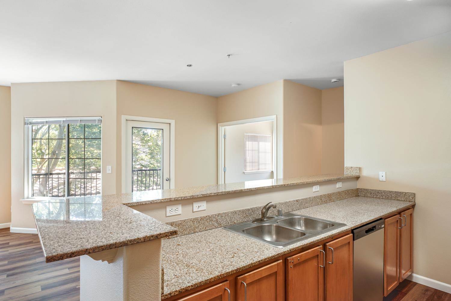 4200 East Commerce Way, Sacramento, CA 95834