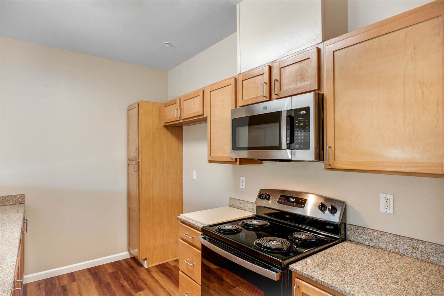 4200 East Commerce Way, Sacramento, CA 95834