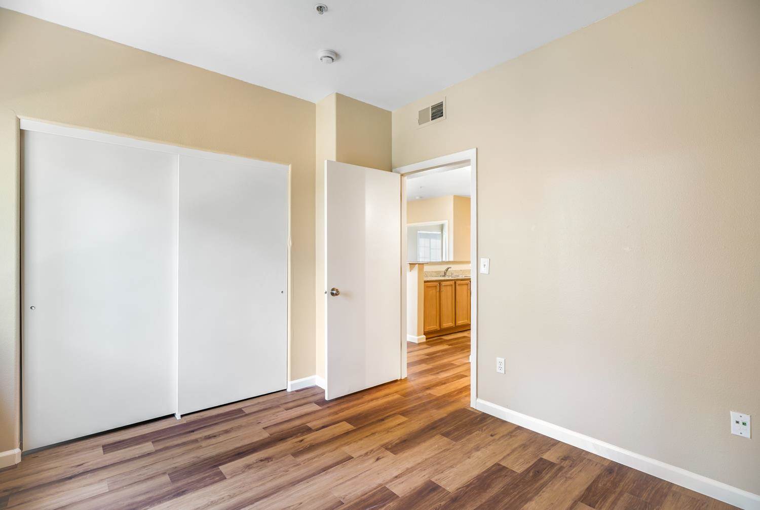 4200 East Commerce Way, Sacramento, CA 95834