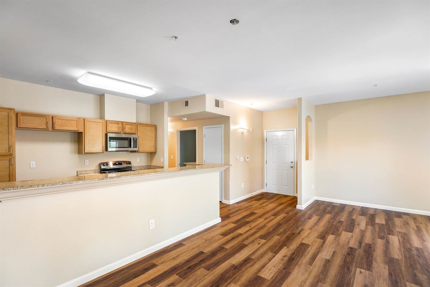 4200 East Commerce Way, Sacramento, CA 95834