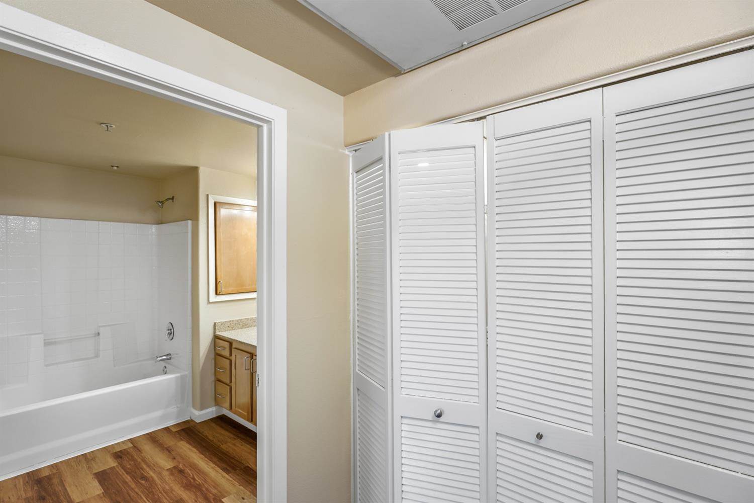 4200 East Commerce Way, Sacramento, CA 95834