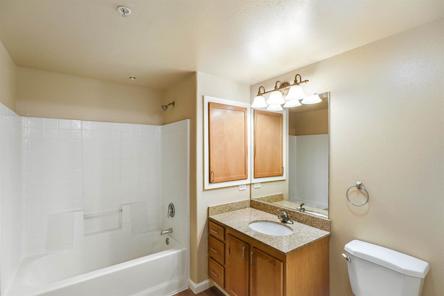 4200 East Commerce Way, Sacramento, CA 95834