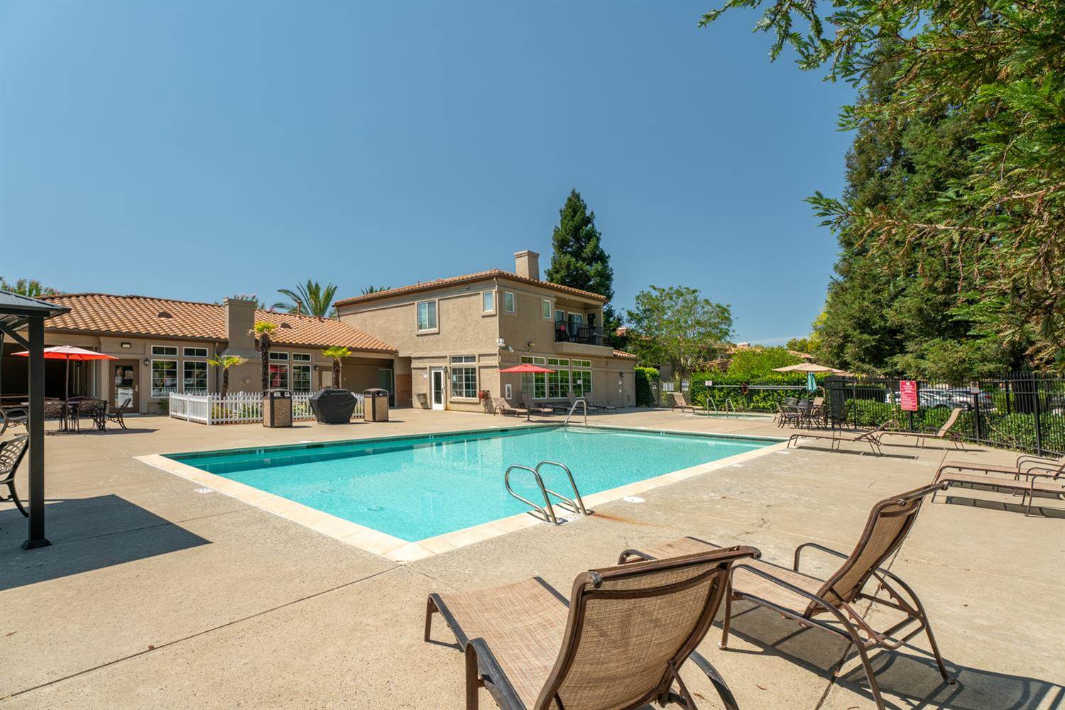 4200 East Commerce Way, Sacramento, CA 95834