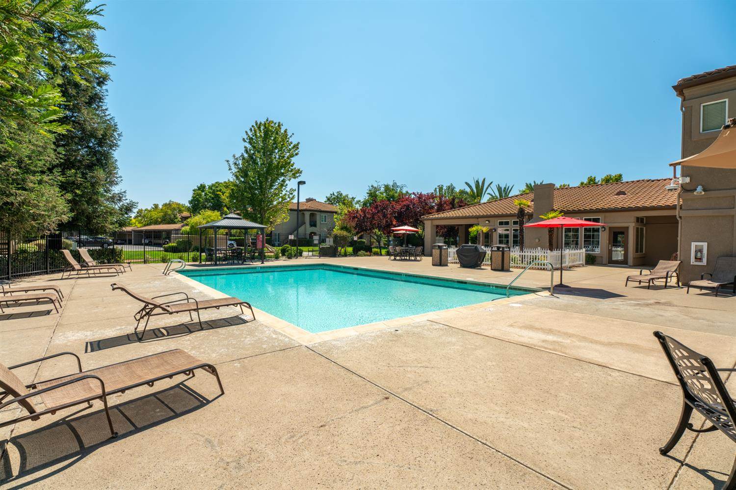 4200 East Commerce Way, Sacramento, CA 95834