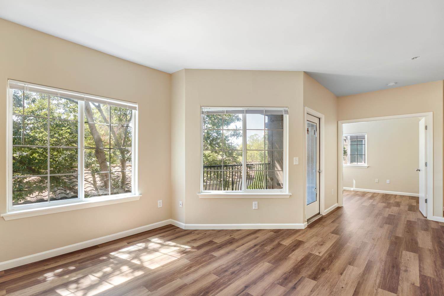 4200 East Commerce Way, Sacramento, CA 95834