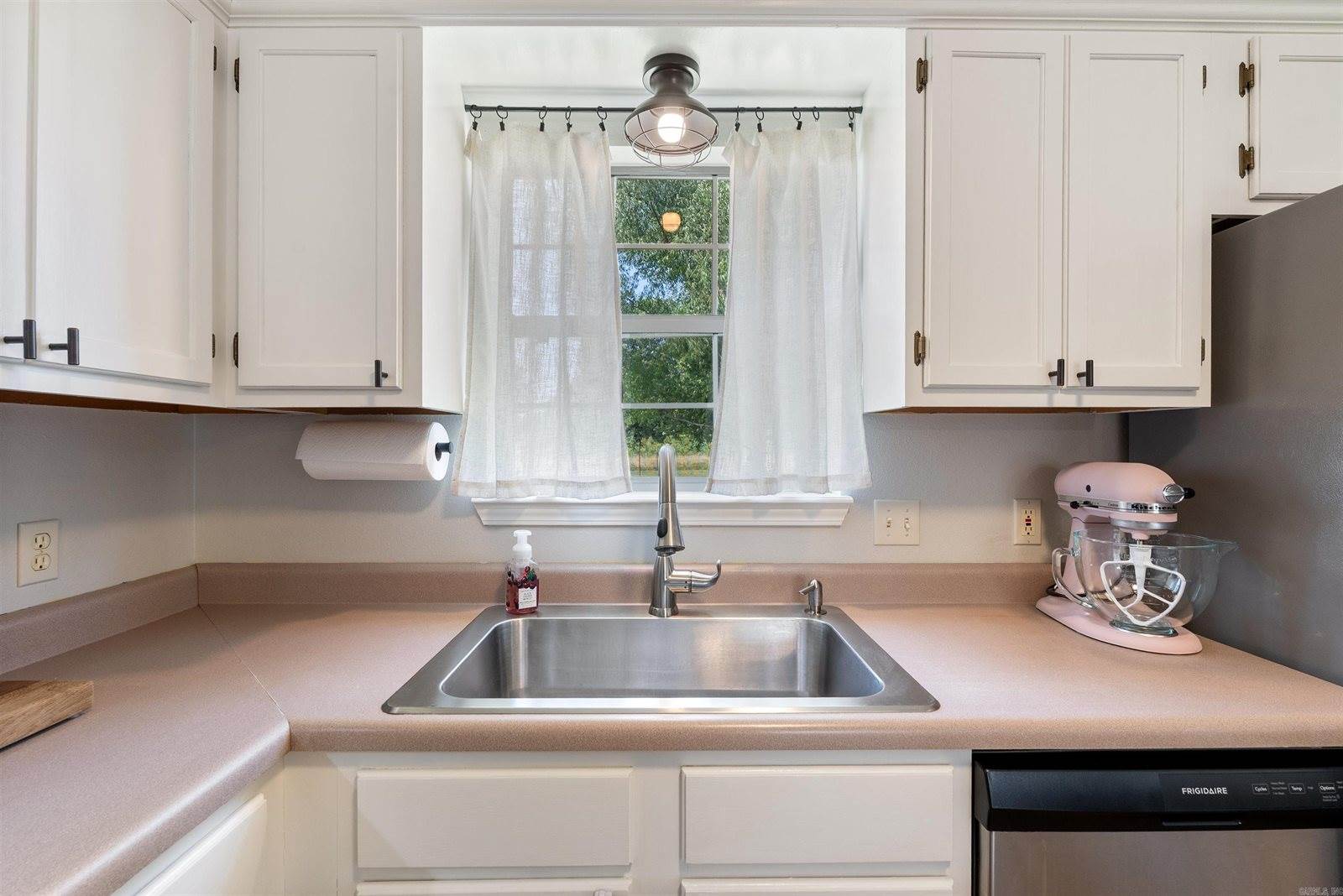 71 N Church, Vilonia, AR 72173