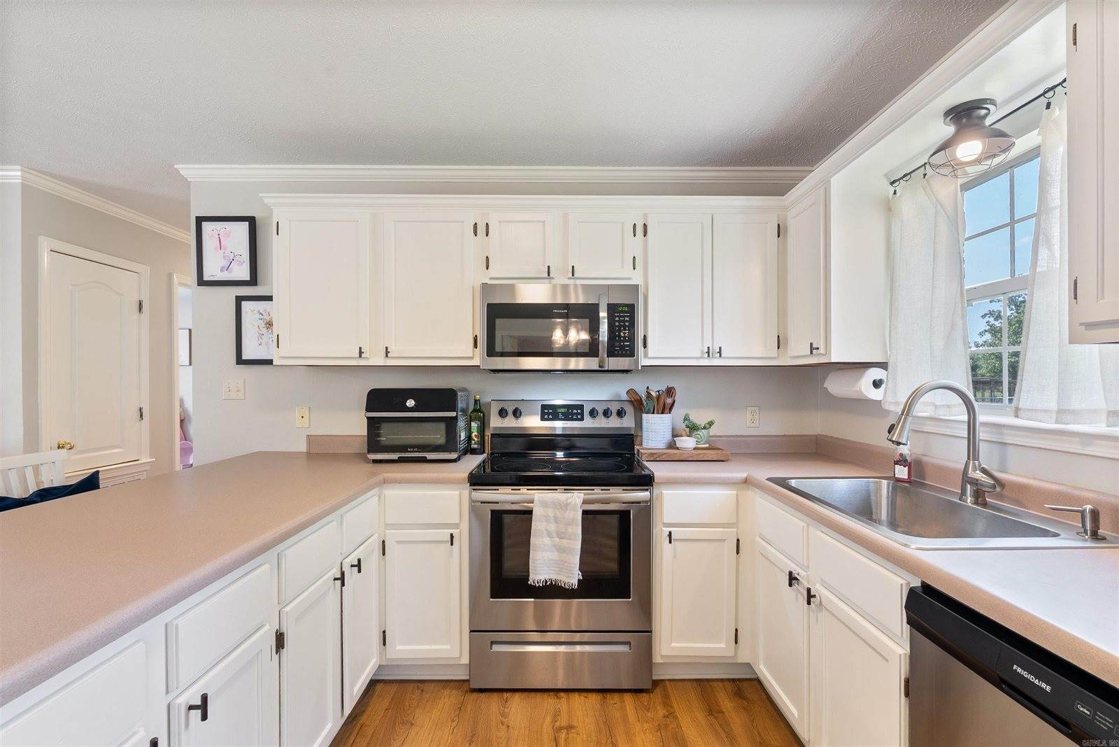 71 N Church, Vilonia, AR 72173