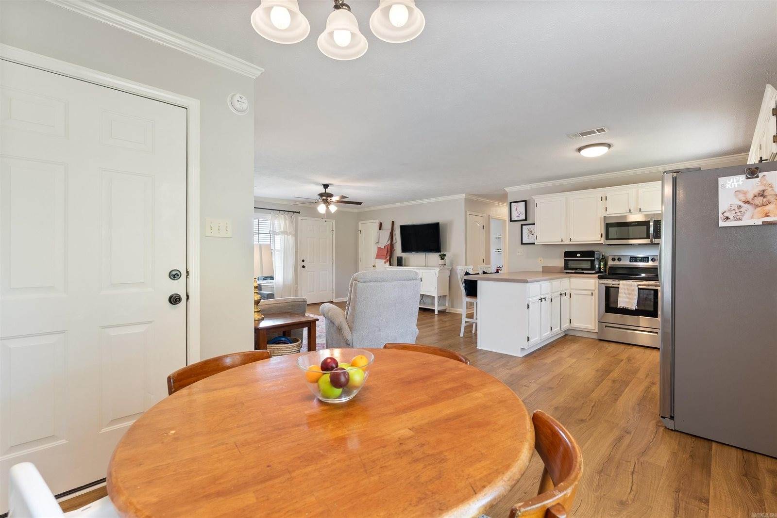 71 N Church, Vilonia, AR 72173