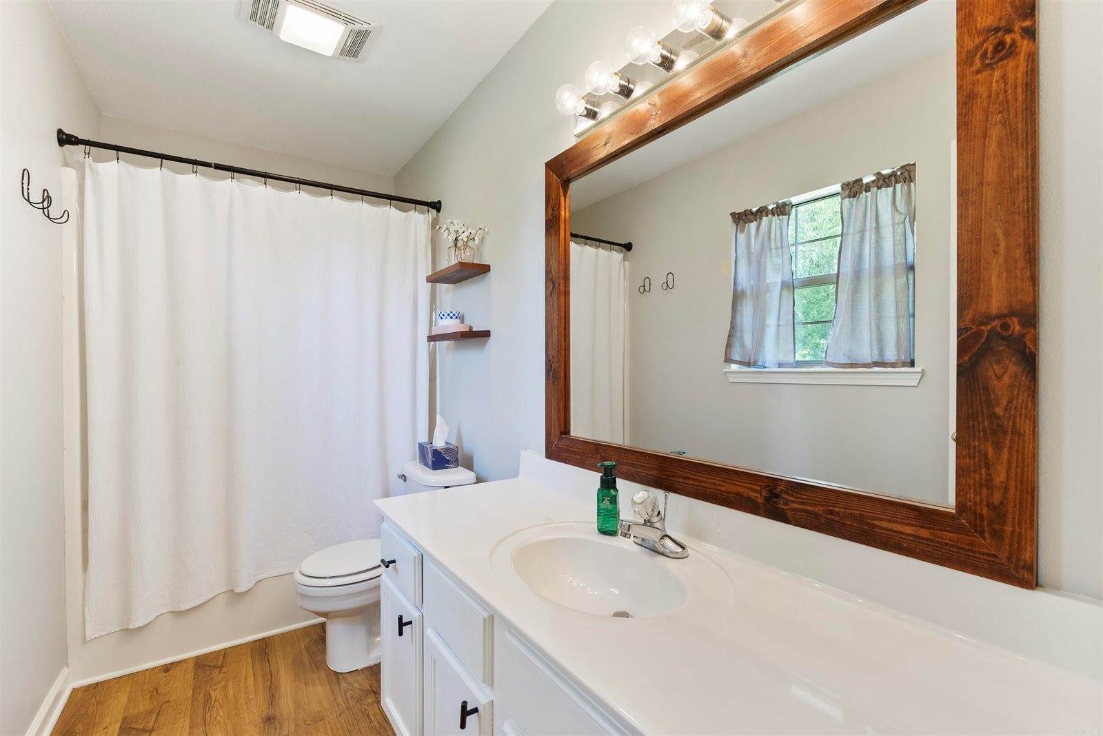 71 N Church, Vilonia, AR 72173