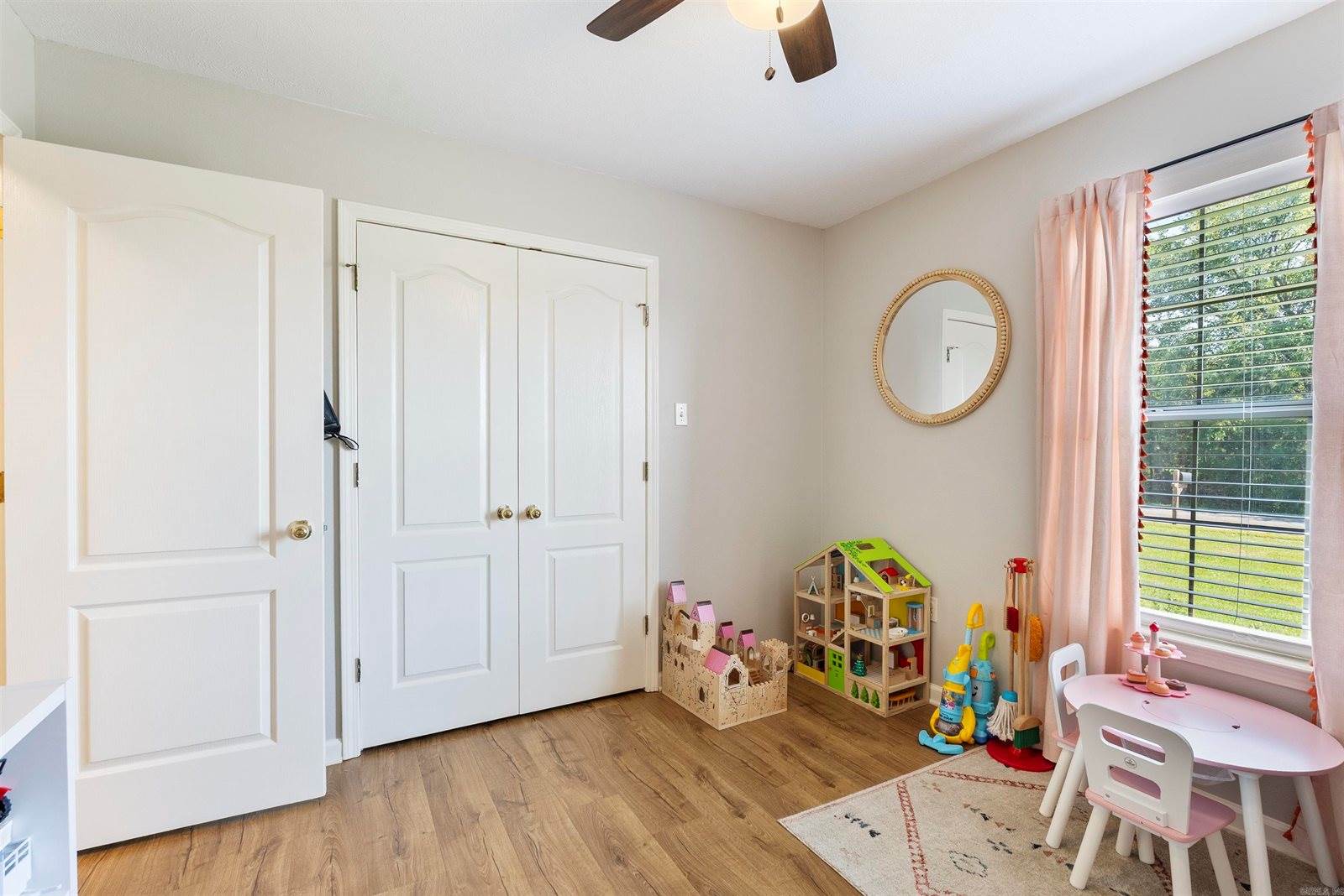 71 N Church, Vilonia, AR 72173