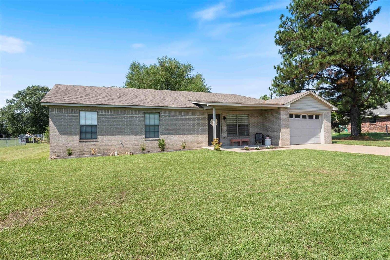 71 N Church, Vilonia, AR 72173