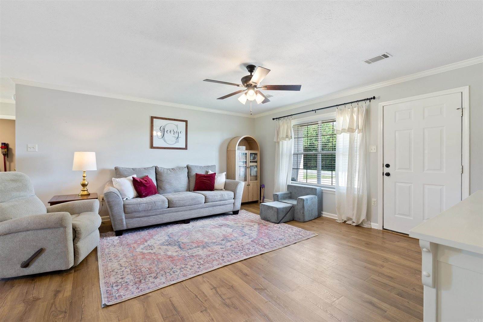 71 N Church, Vilonia, AR 72173