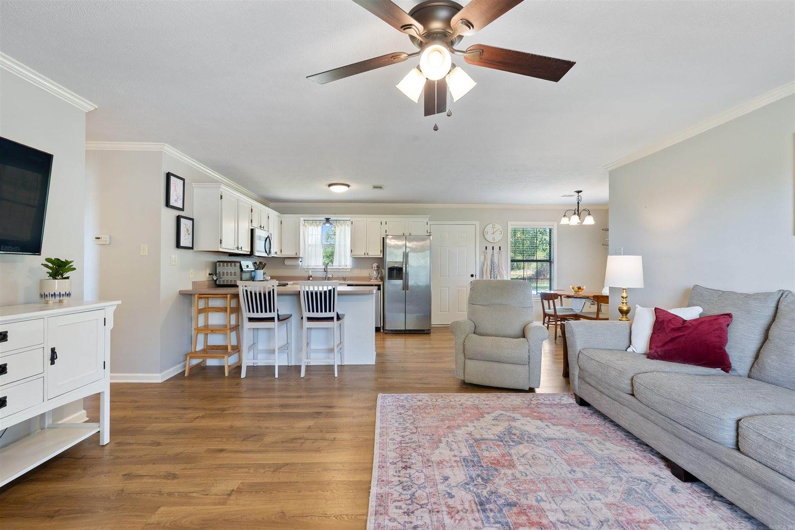 71 N Church, Vilonia, AR 72173