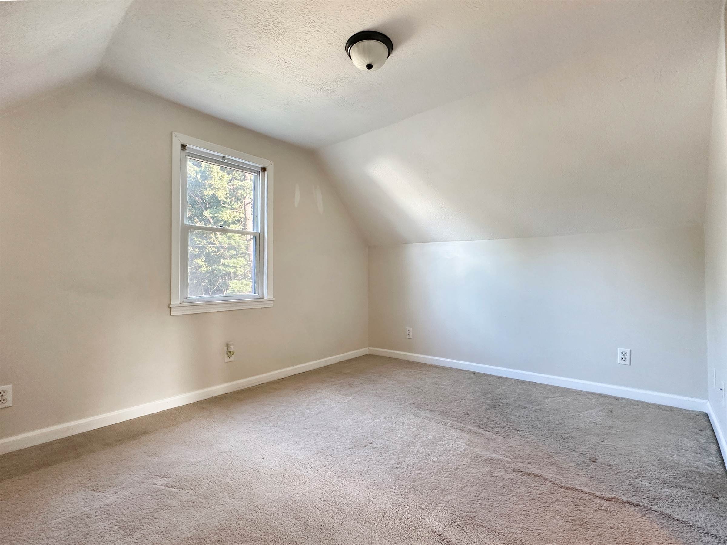 211 Monroe St, Loudonville, OH 44842