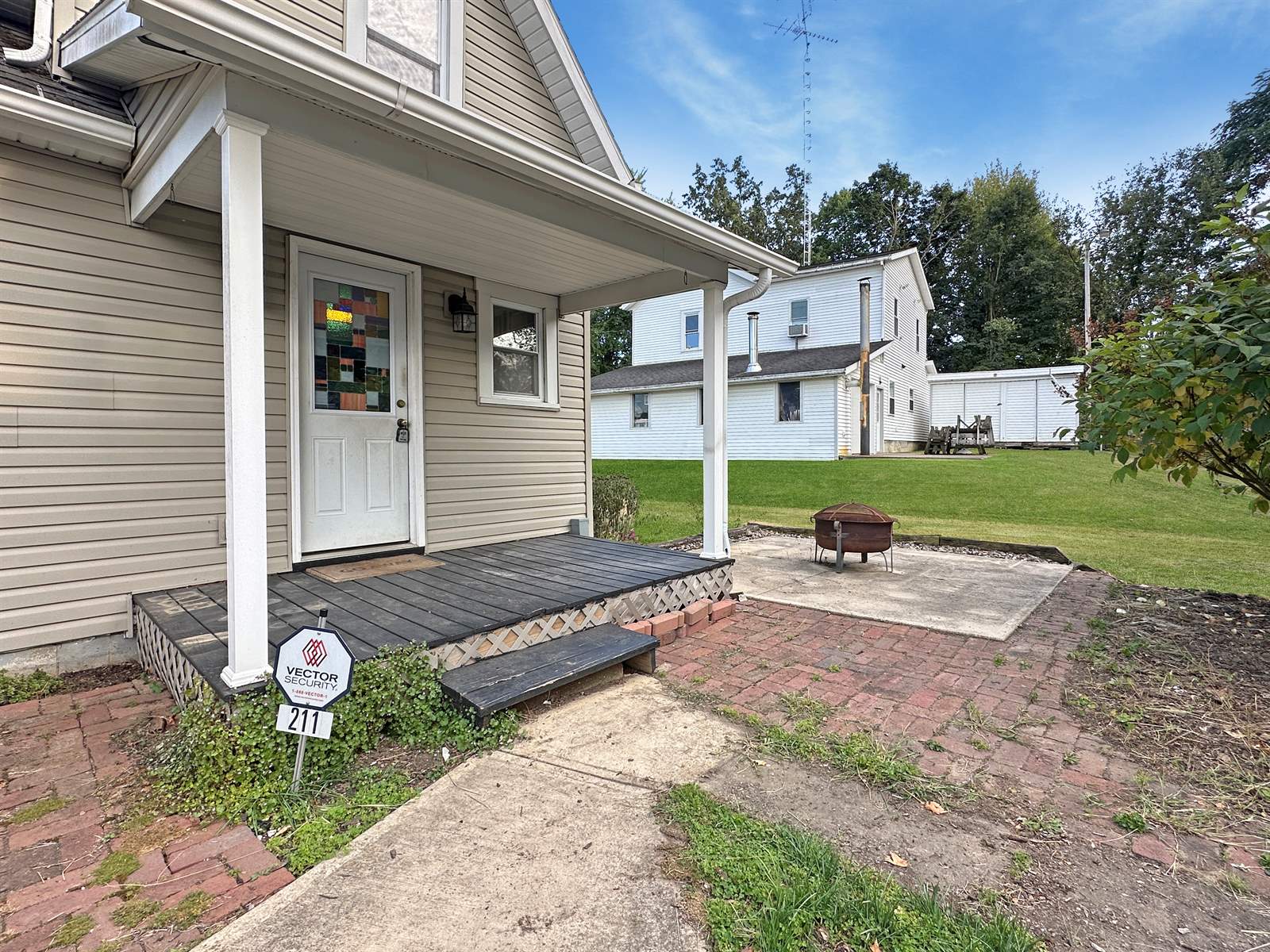 211 Monroe St, Loudonville, OH 44842