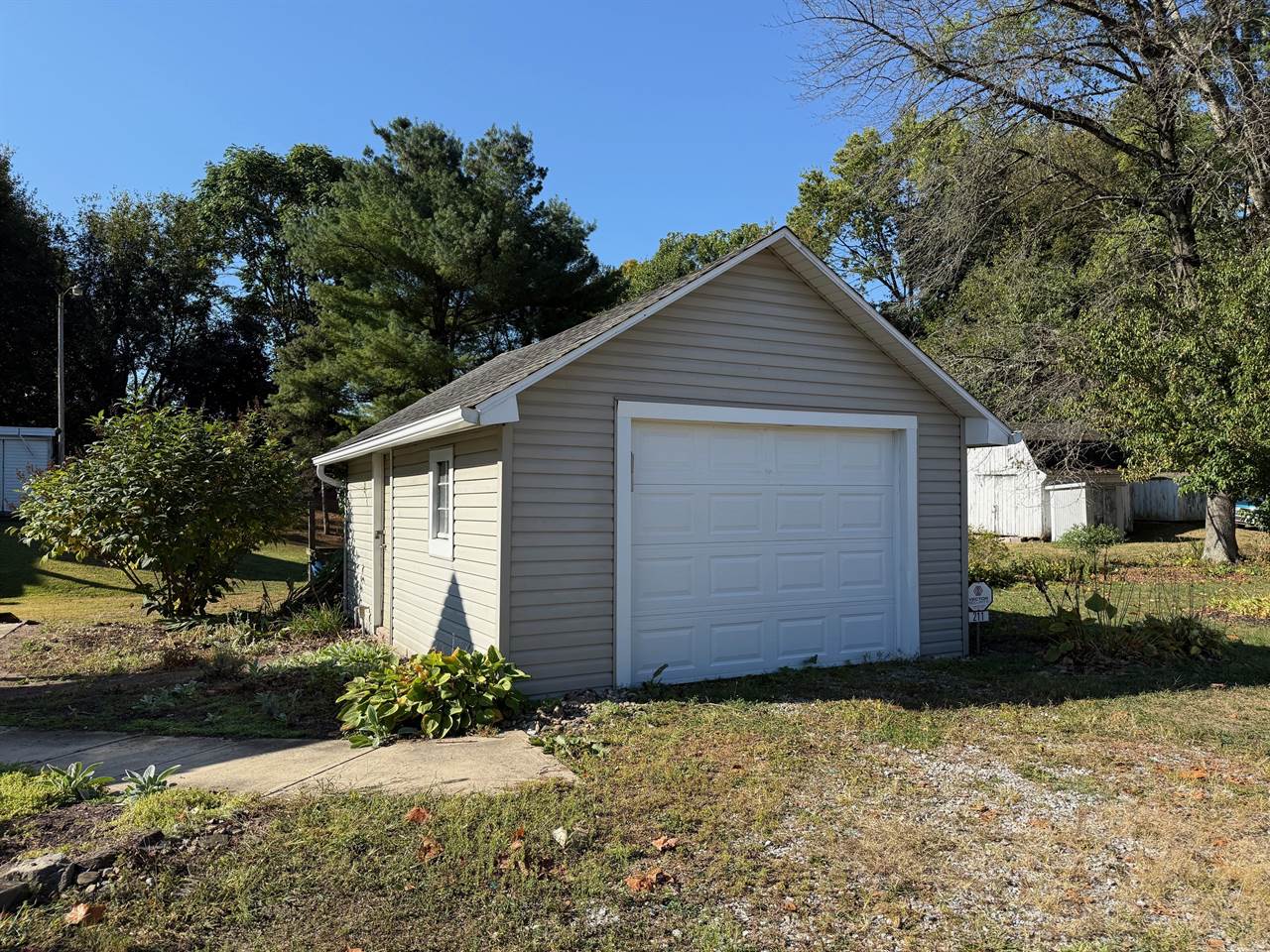 211 Monroe St, Loudonville, OH 44842