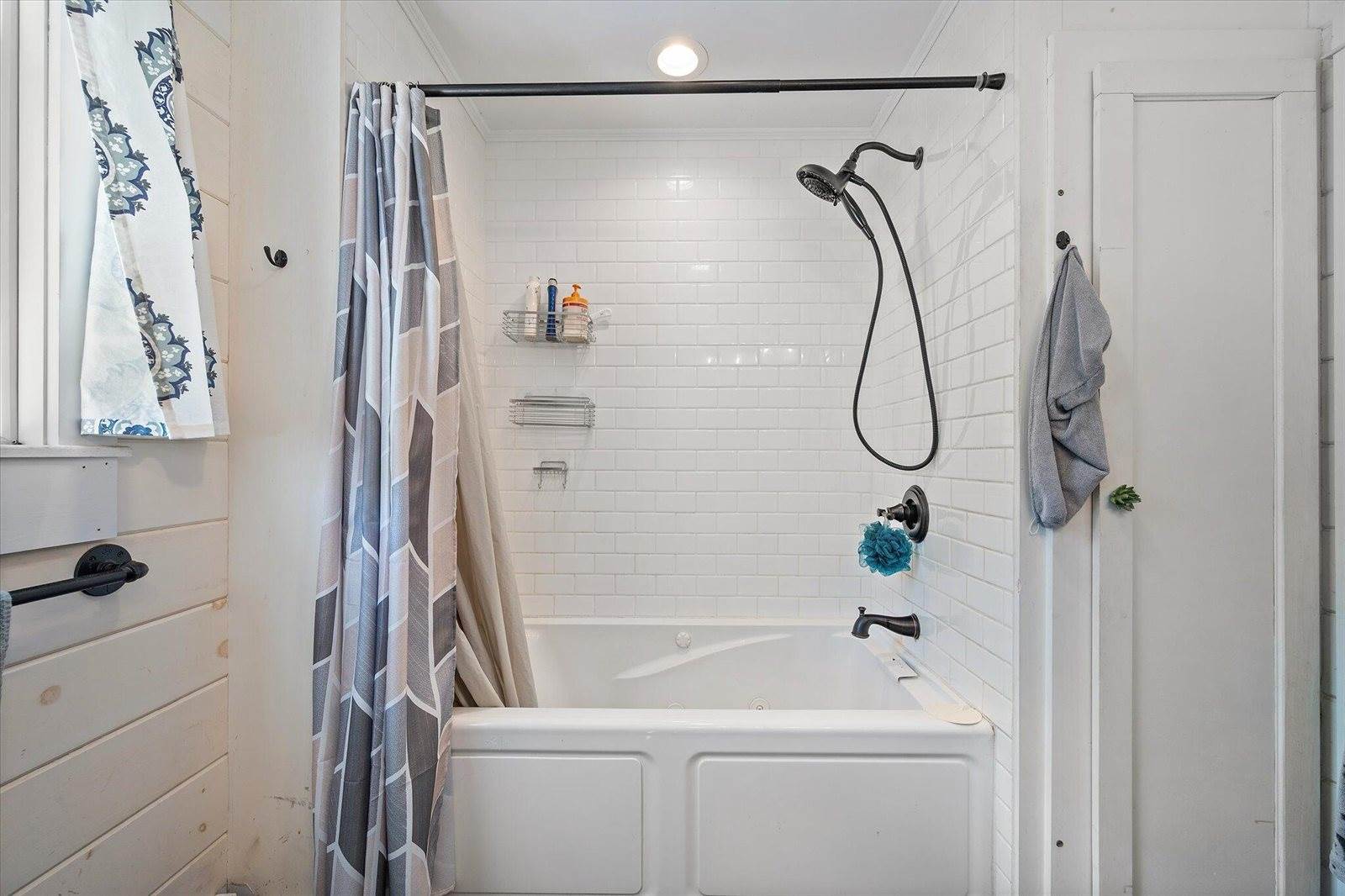 1241 North Main Street, Brewer, ME 04412