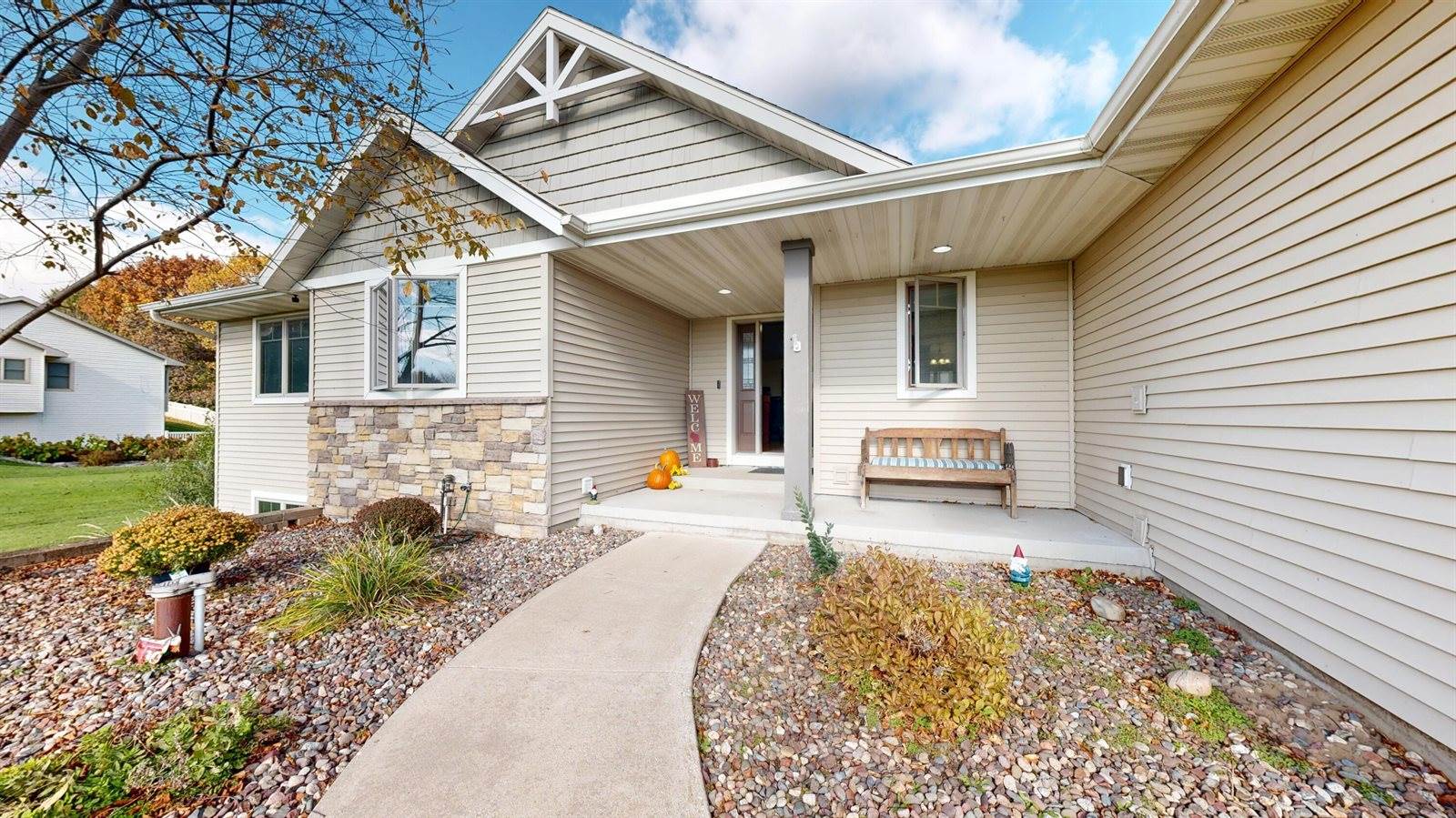 W7954 Country Ave, Holland, WI 54636