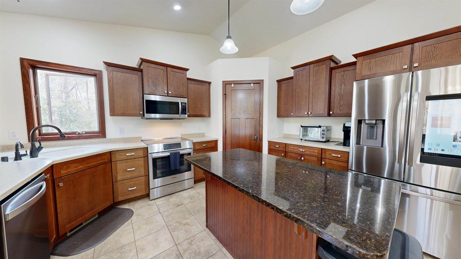 W7954 Country Ave, Holland, WI 54636