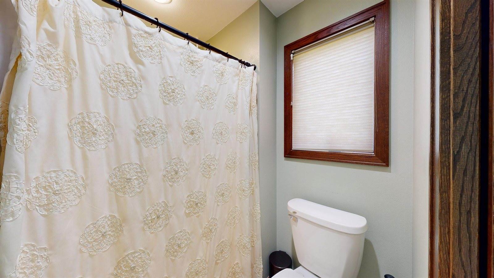 W7954 Country Ave, Holland, WI 54636