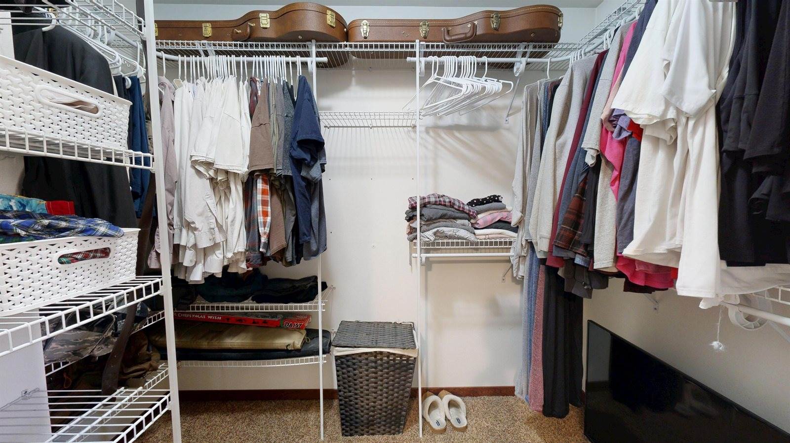 W7954 Country Ave, Holland, WI 54636